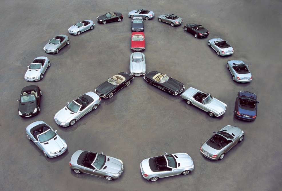 The Mercedes sports cars bearing the legendary SL in their model badge 