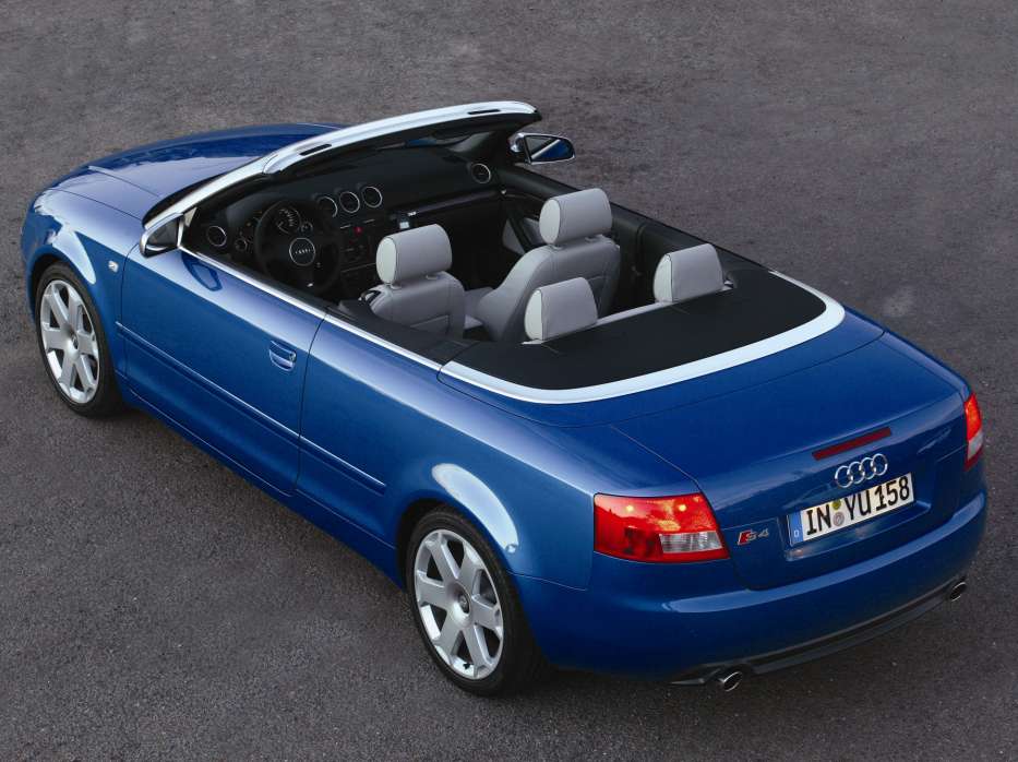 The new Audi S4 Cabriolet expresses its supremacy by adopting a deliberately