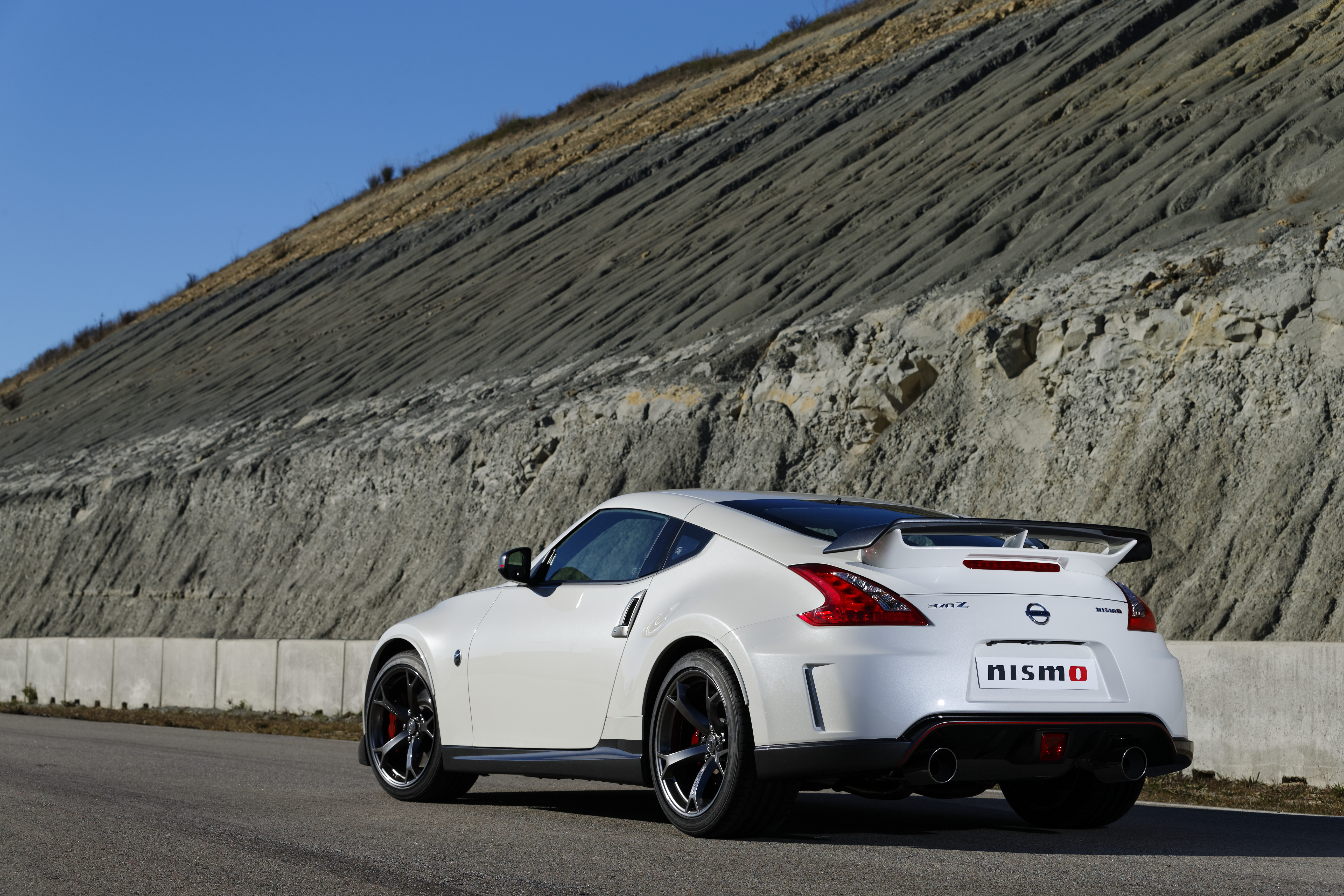 CHICAGO AUTO SHOW: Nissan Reveals 2014 370Z Nismo ...