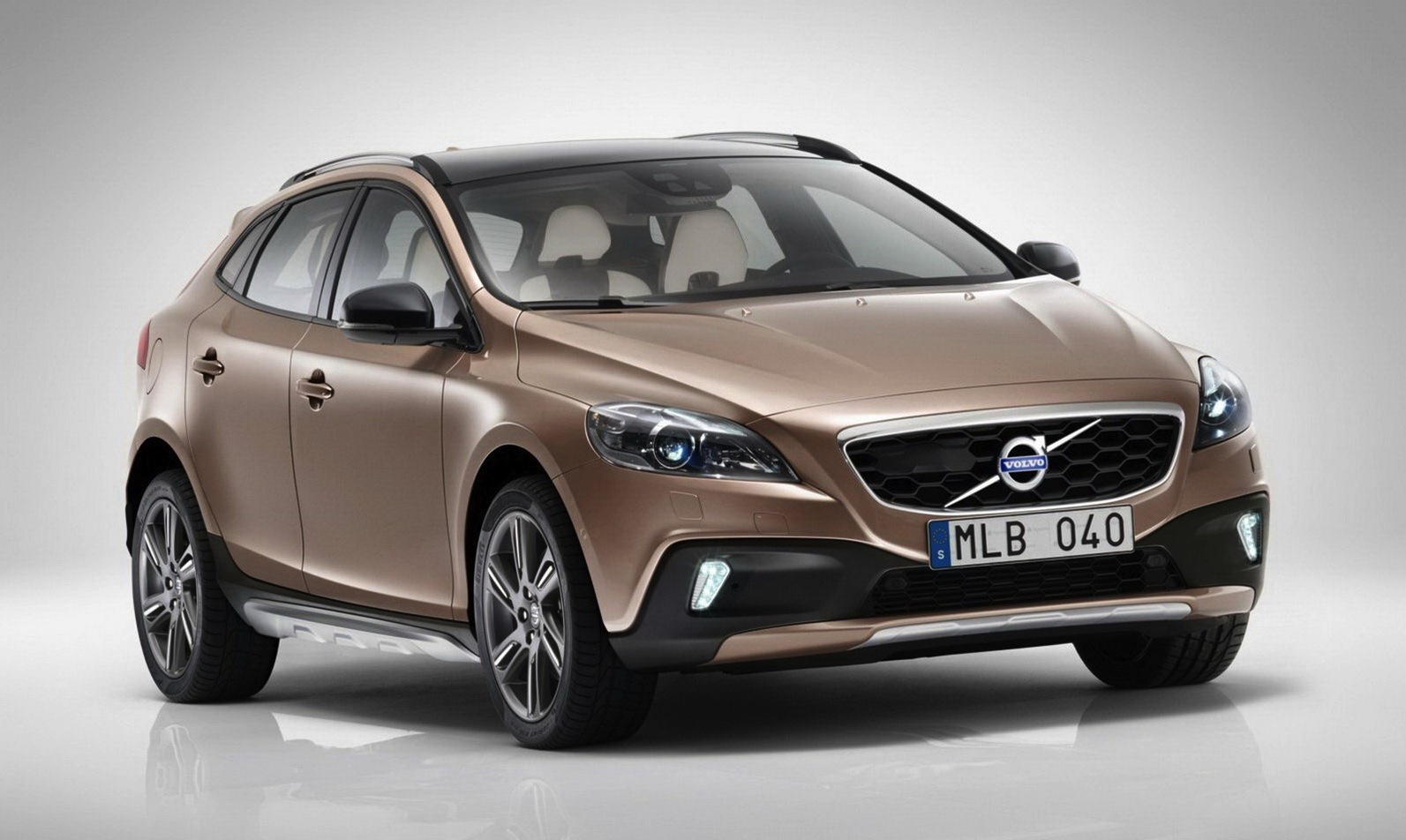 Stud Or Dud Volvo V40 Images Slip Out Ahead Of Paris Autospies Auto News