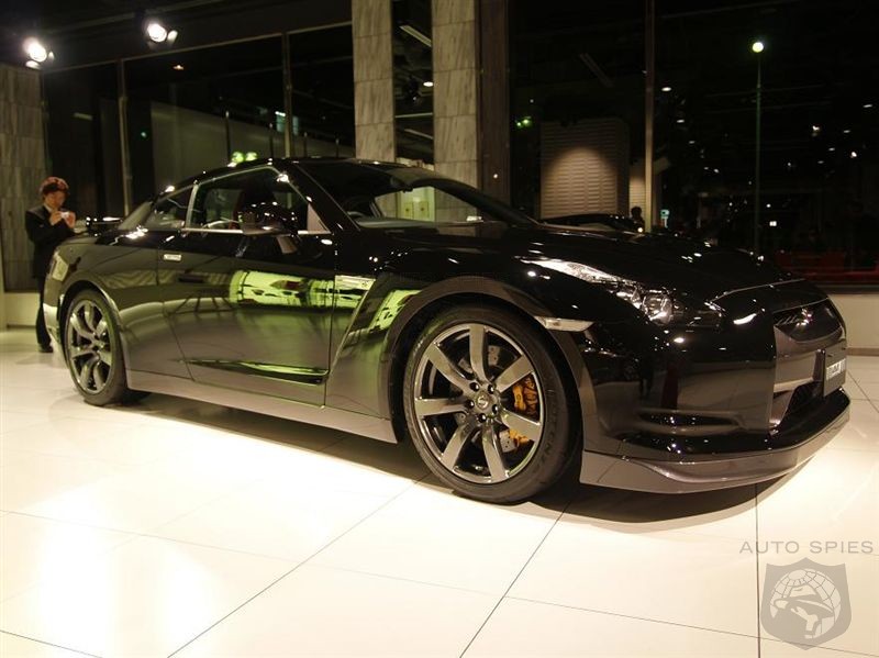 Nissan Skyline 2009 Black. Black and white look stunning!