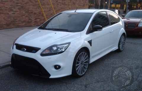 Forum member Justin over at FocusFinatics spotted this Frost White 2009 Ford 