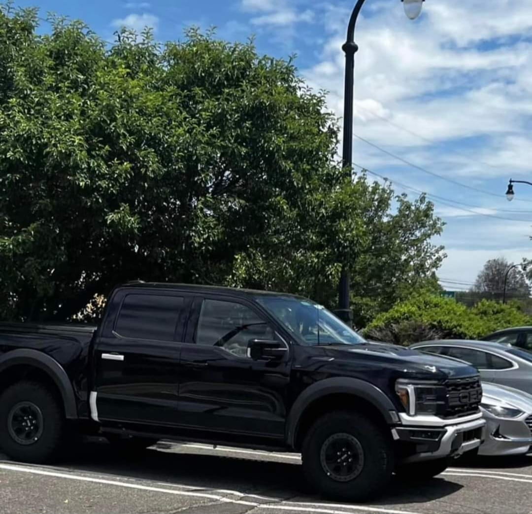 SPY PHOTOS 2024 Ford F150 RAPTOR SPIED. Are You Down With This BLACK