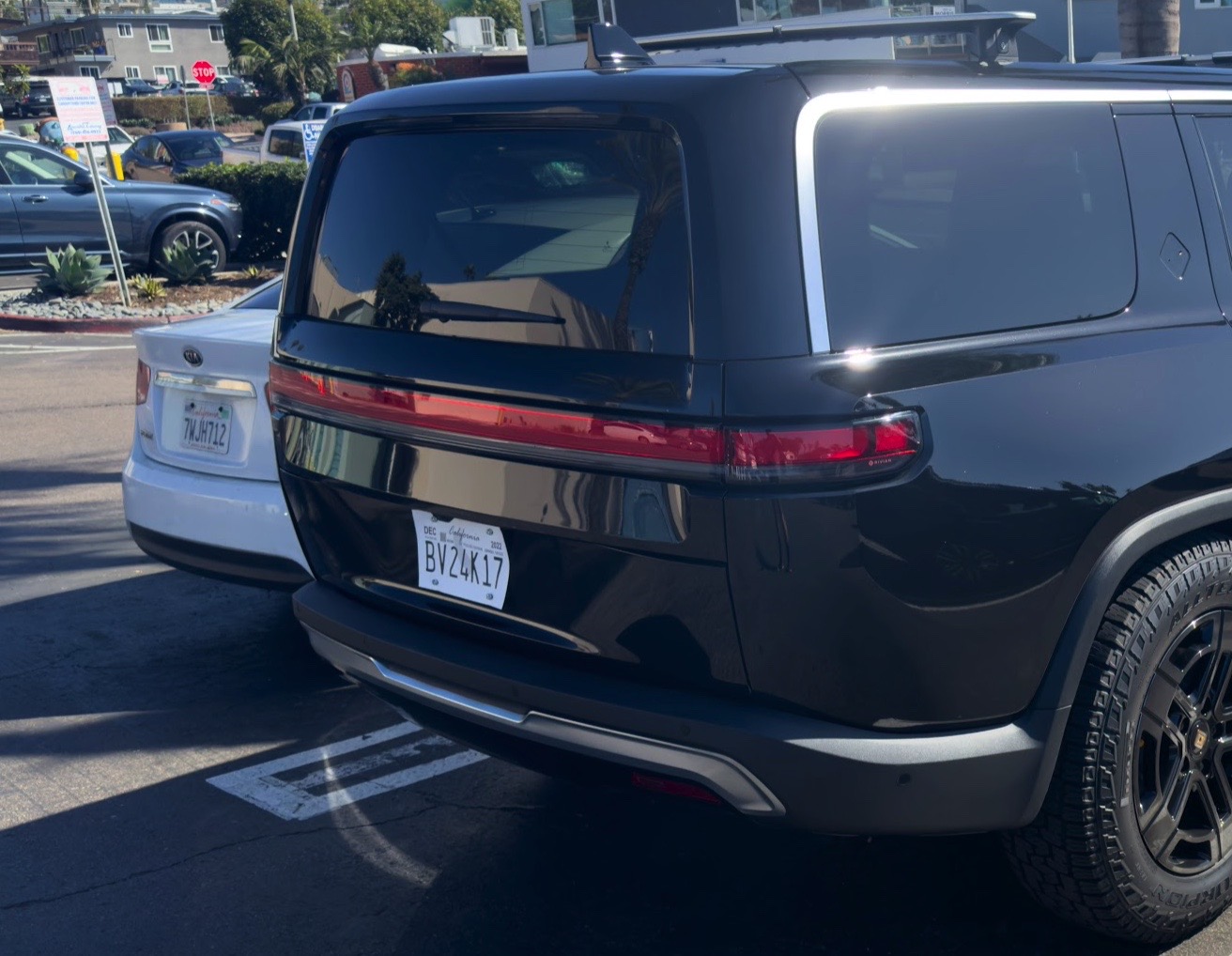 Jeep rivian online
