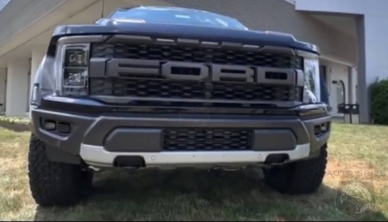 EXCLUSIVE VIDEO! FIRST Real-Life Walkaround Of The 2021 3rd Generation Ford RAPTOR!