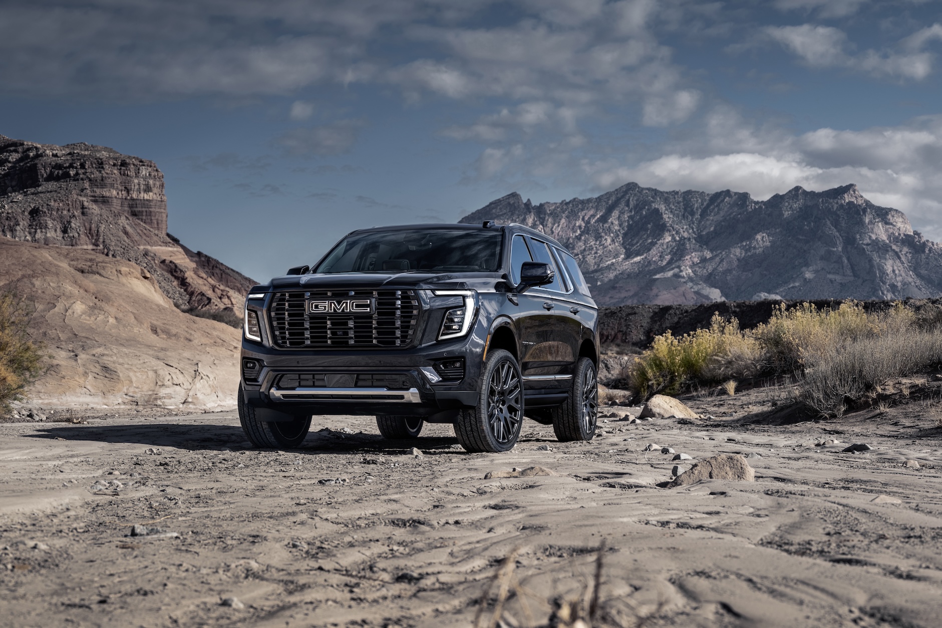 GMC Reveals The Upgraded 2025 Yukon Does It Really Beat The Ford F150? AutoSpies Auto News