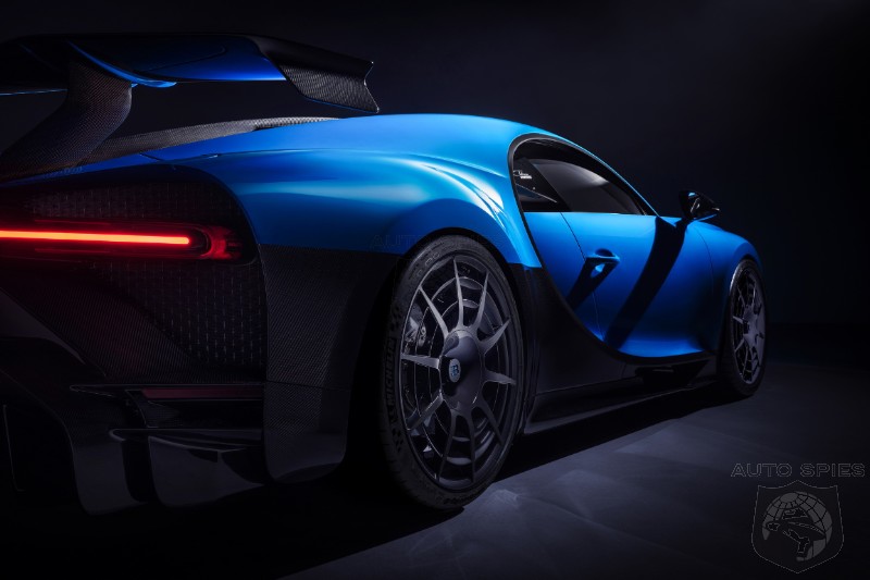 #GIMS: The Bugatti Chiron Pur Sport Is EXACTLY What Happens When Team Bugatti Decides To Go To The TRACK
